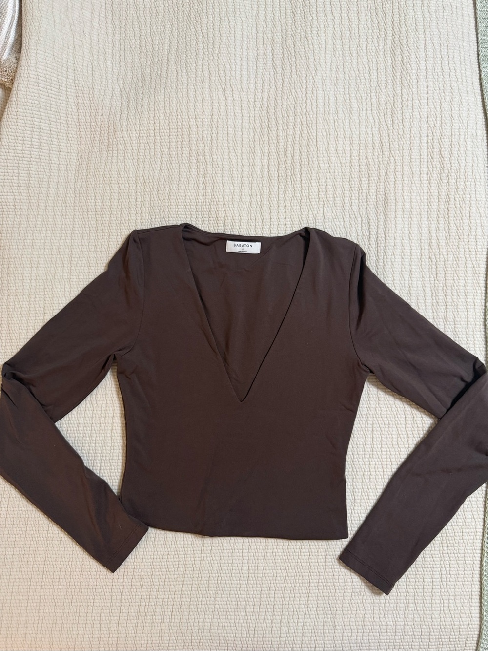 Babaton Aritzia Contour V-Neck Longsleeve Top Brown|Size Small